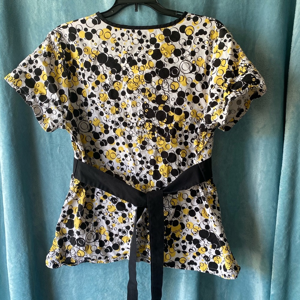 Scrub Top - Picture 3 of 4